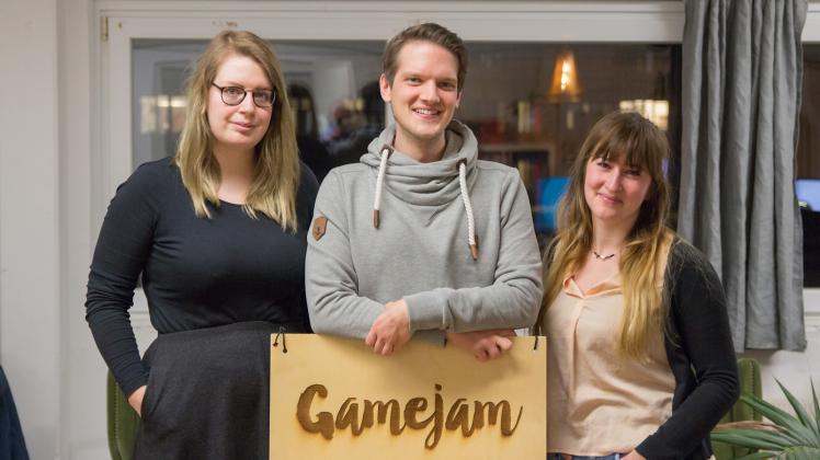 Gut vorbereitet:  (von links) Julia Seifert, Jens Bahr und Jana Möglich haben den „Game Jam“ in Kiel ins Leben gerufen.  SH:Z 