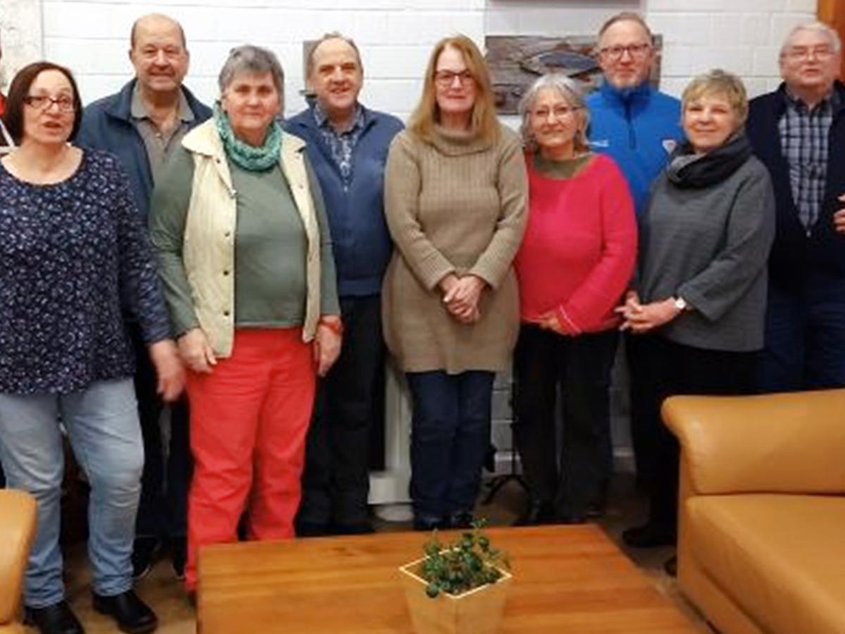 Monika Raymundning yalangoch fotosuratlari