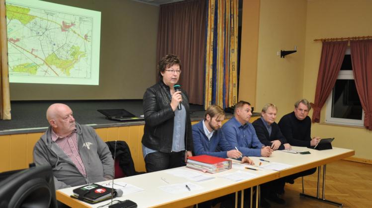 Bürgermeister aus Zapel, Crivitz, Friedrichsruhe und Barnin sammeln Unterschriften gegen noch mehr Windkraft in der Region. 