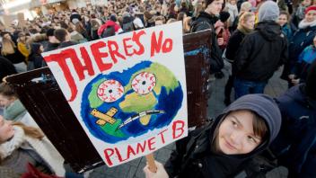 Schüler demonstrieren deutschlandweit gegen den Klimawandel. 