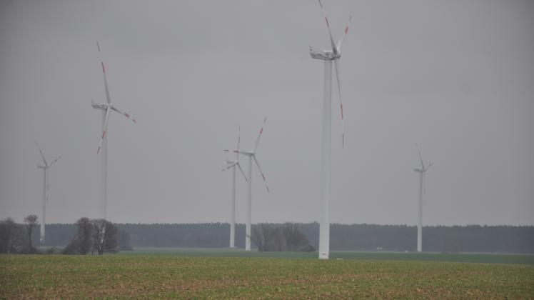 Liefern schon Strom: Windkraftanlagen bei Groß Warnow. In der Nähe könnten auch die neuen Anlagen errichtet werden.