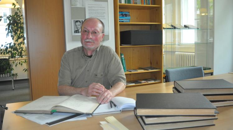 Erforscht die kampflose Übergabe Güstrows im Mai 1945: Der Rostocker Zeithistoriker Dr. Ingo Sens arbeitet dafür regelmäßig im Güstrower Stadtarchiv.