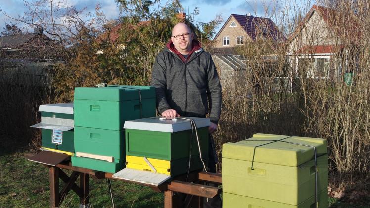 Hat auch im Winter viel zu tun. Imker Christian Rohde kümmert sich in der kalten Jahreszeit um seine Bienen, den Honig und das Marketing.  