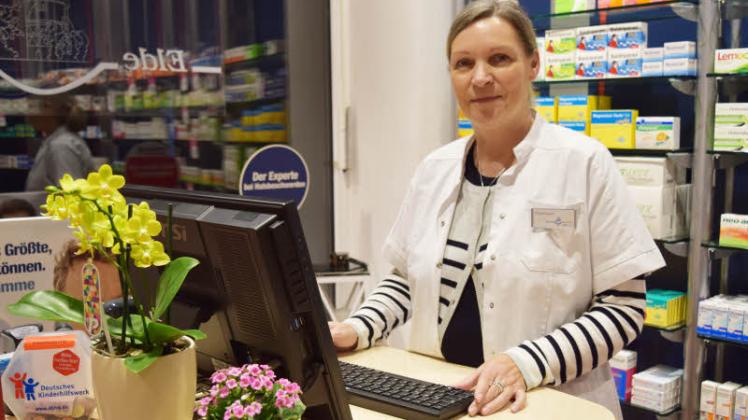 Arbeitet gern mit Menschen und hat für Kunden wie Kollegen ein offenes Ohr: Winnie Becker aus den Lübzer Apotheken.