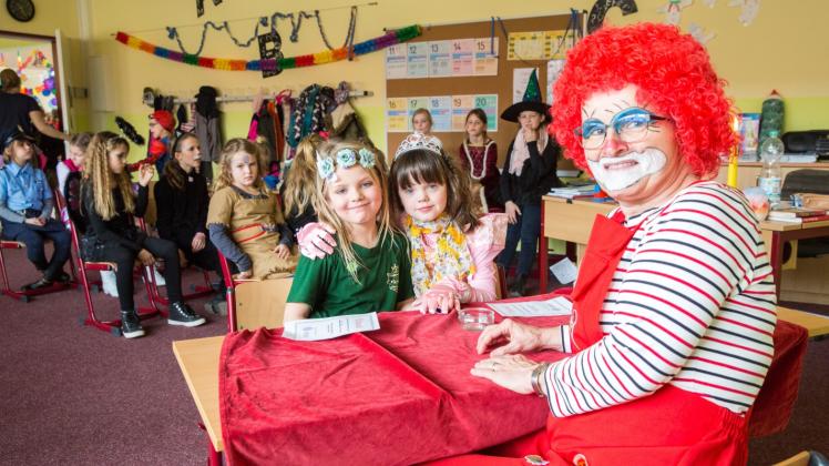carneval_plate_schule_madt8