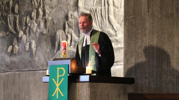 Pastor Dirk Große stellte Eivind Berggrav vor. „Das größte an ihm war seine Echtheit.“ 