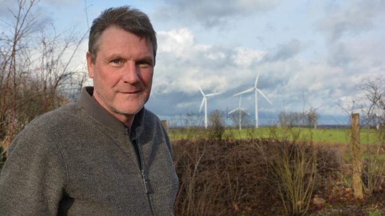 „Wenn die neuen Windräder kommensollten, wäre das für uns ein Grund, unseren Hof hier aufzugeben“, sagt Eugen Müller, der seit zwölf Jahren in Tarnow-Ausbau wohnt. 