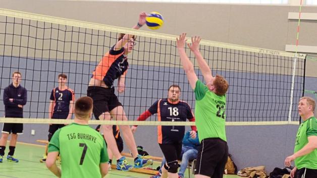 Ganz souverän haben die Volleyballer der VG Delmenhorst-Stenum II um Robin Rosdiua die Bezirksliga-Meisterschaft gefeiert. Ganz souverän haben die Volleyballer der VG Delmenhorst-Stenum II um Robin Rosdiua die Bezirksliga-Meisterschaft gefeiert.