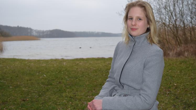 Ihr Lieblingsort in Dobbertin ist der „Alte Badestrand“: Anne-Sophie Bergunde will die Zukunft der Gemeinde mitgestalten.