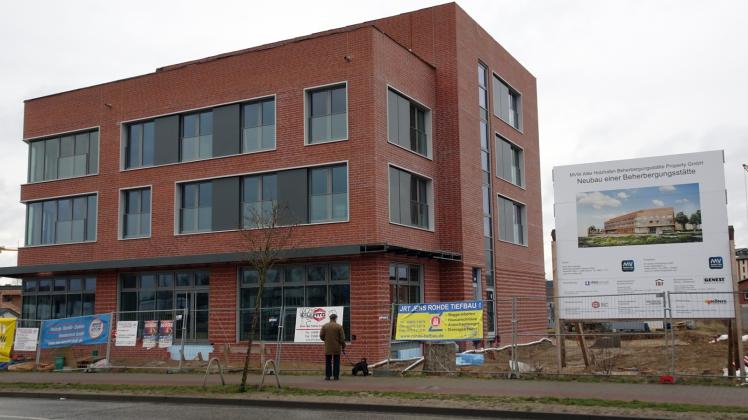 Günstige Witterung sorgte bisher für einen rasanten Baufortschritt beim künftigen Werfthotel, dessen Name seinem Standort am Wismarer Schiffbauerdamm gerecht wird. 