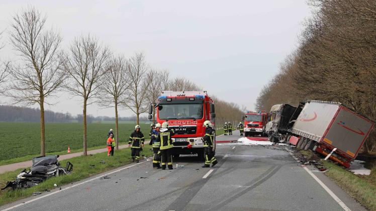 Drei Tote bei Horrorunfall auf Bundesstraße in Mecklenburg-Vorpommern: