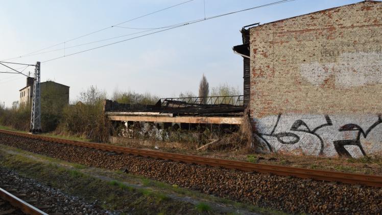 Mitten in der Stadt: Diese Aussicht haben Bahnreisende durch Güstrow.  Fotos: Eckhard Rosentreter 