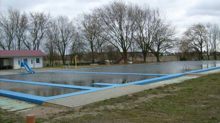 In wenigen Wochen kann in Garwitz geschwommen und geplanscht werden. 