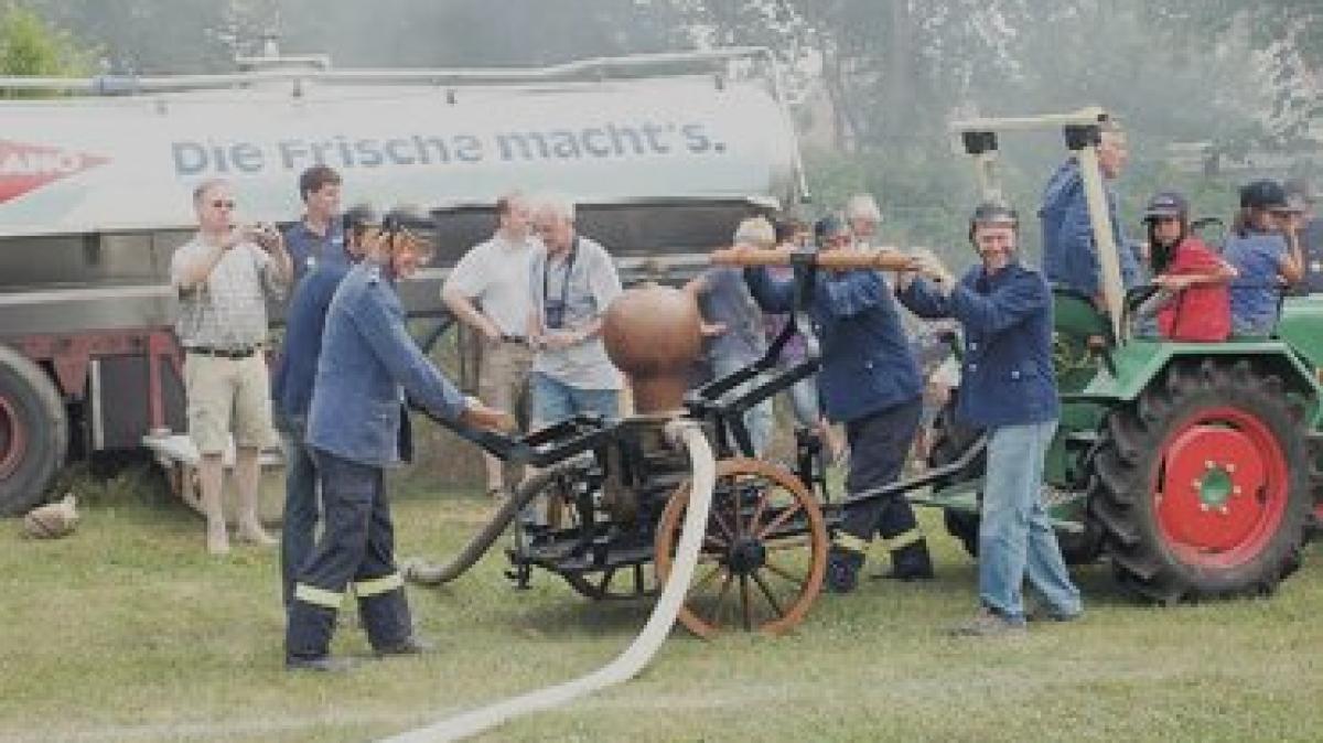 Historisches Gefährt war in Hutzfeld zu sehen SHZ