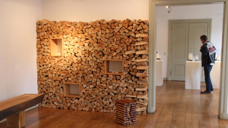 Diese Holzwand stammt von Ulrike Steinhöfel.