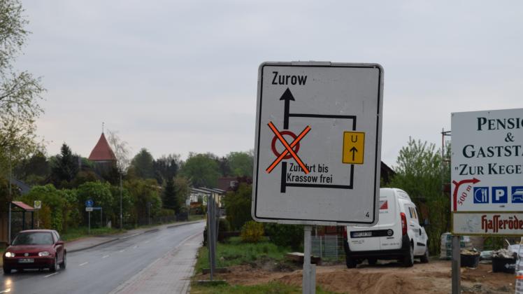 Zu Wochenbeginn stand dieses Schild noch in Lübow. 