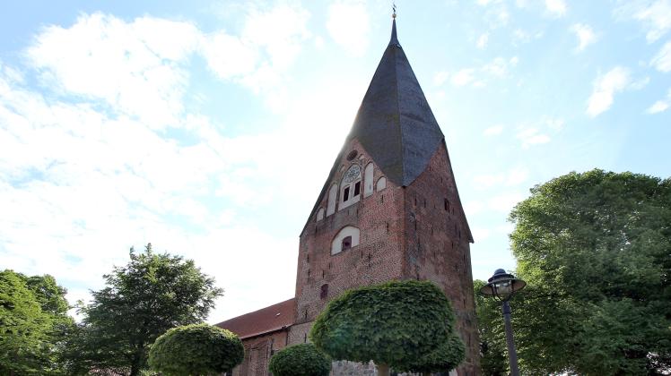 Die St.-Jürgen-Kirche in Gettorf. Am Sonntag findet dort ein Vorstellungsgottesdienst statt. 