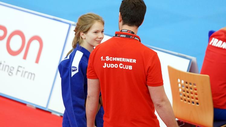 Hörte auf die Worte ihres Trainers Peter Schneider und kämpfte sich beim Bundessichtungsturnier in Erfurt ganz nach oben aufs Treppchen: Schwerins Judo-Talent Hannah Bröder