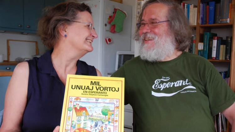 „Meine ersten tausend Wörter“: Sabine und Pit Hauge fanden ihre Liebe in Esperanto.