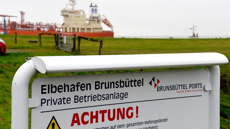Im Brunsbütteler Elbehafen soll das erste LNG-Terminal in Deutschland entstehen.