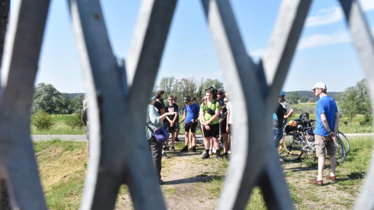 Der Blick durch den Zaun bleibt Menschen heutzutage zum Glück erspart. Jugendliche besuchen diese Woche dennoch Orte der ehemaligen innerdeutschen Grenze. Es ist eine Aktion gegen das Vergessen. 
