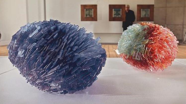 Organisch wirken die Werke aus Glas der polnischen Künstlerin Monika Rubaniuk. Foto: Staudt