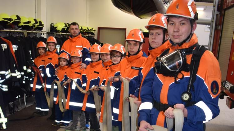 jugendfeuerwehr brüel 1 foto roswitha spöhr jugendfeuerwehr brüel 1 foto roswitha spöhr