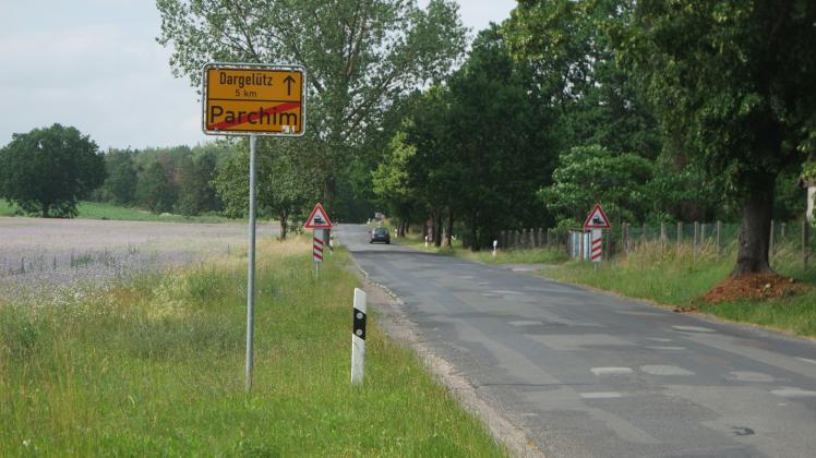 Die Straße nach Dargelütz wird laut Auskunft des Landkreises ab Montag, 24. Juni, voll gesperrt. 