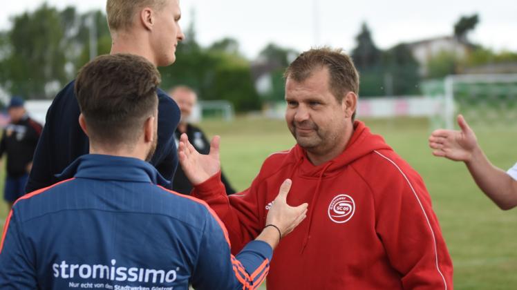 Freude und Zuversicht: Holger Scherz blickt mit dem Güstrower SC auf eine erolgreiche Saison zurück und will darauf auch in der kommenden Verbandsliga-Saison aufbauen. 