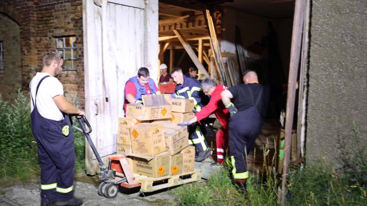Fahrlässige Brandstiftung führt zur Sicherstellung von 2.000
kg Feuerwerkskörpern in Steffenshagen