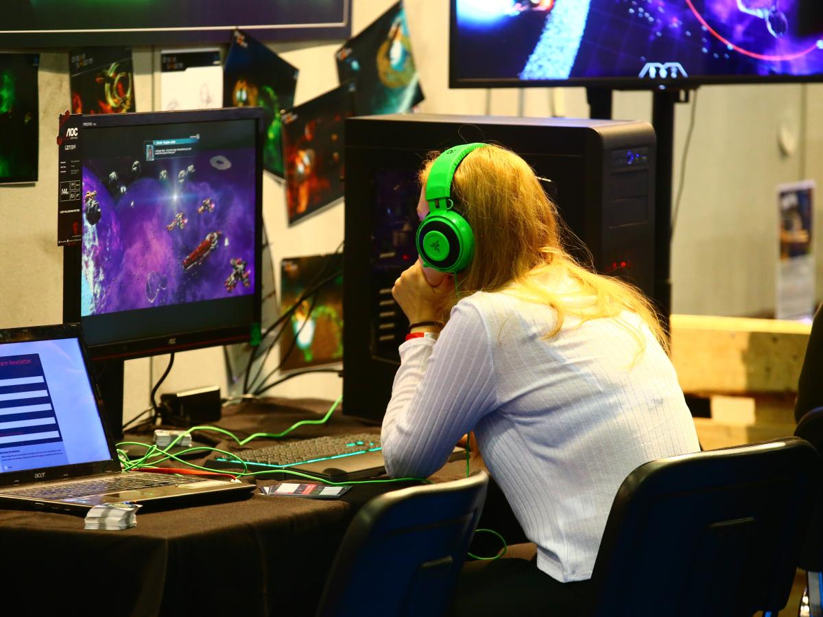 Computersucht: 19.000 Arbeitnehmer in Hamburg spielen zu viel | SHZ
