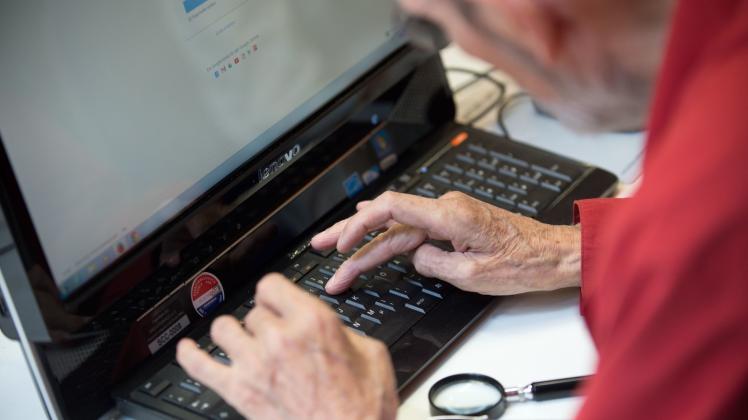 Auch Senioren wollen zunehmend das Internet nutzen können. 