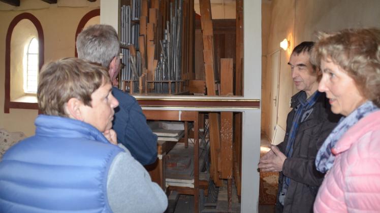 So zerfallen wird die Orgel in der Zahrensdorfer Kirche nicht mehr lange aussehen. Steht das Instrument doch vor der Restaurierung. 
