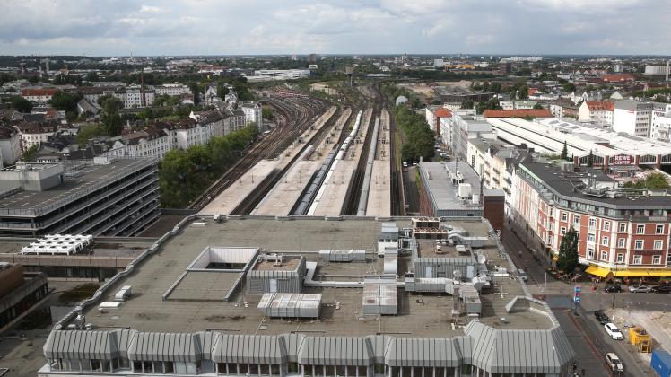 Verlegung von Altona nach Diebsteich: Neue Wohnflächen und reibungslosere Abläufe oder Fehlkalkulationen und mehr Verspätungen? Die Fronten sind verhärtet.