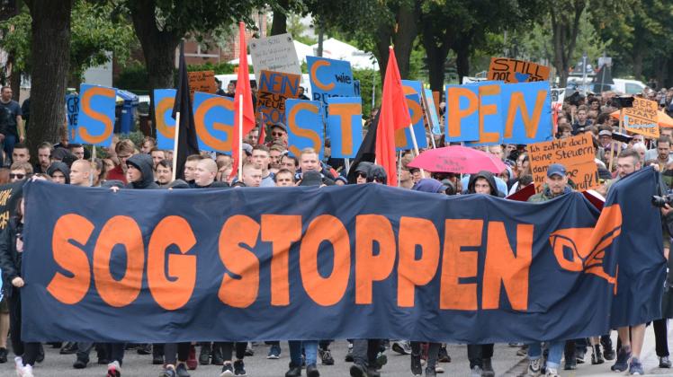 „SOGenannte Sicherheit“: Demonstration in Rostock gegen die Verschärfung des Gesetzes 