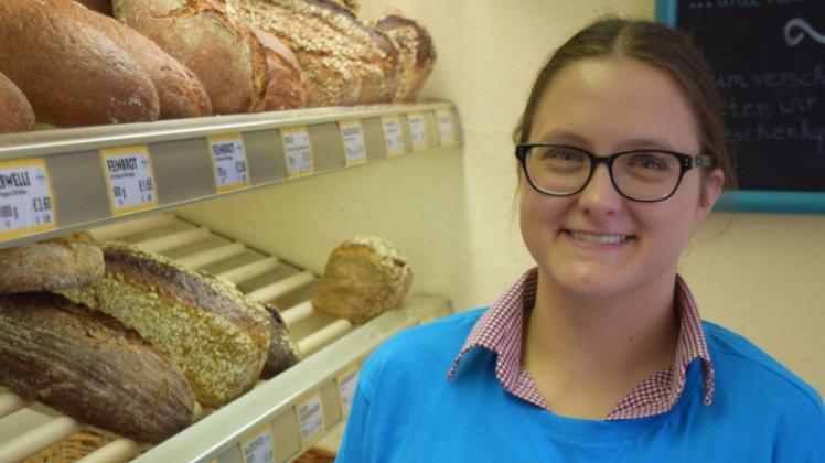 Gila Gräbnitz ist Azubi des Monats August. Sie lernt Bäckereifachverkäuferin. 