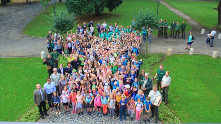 Ein Tag in der Natur: Rund 240 Kinder trafen sich in Grabow zu den Waldsportspielen, die das Forstamt Grabow und der Kreissportbund organisierten.