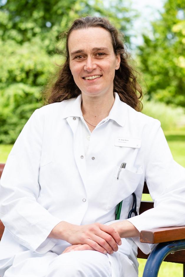 Dr. Anja Spies ist Chefärztin der Abteilung Orthopädie II sowie ärztliche Direktorin der VAMED Rehaklinik Damp.