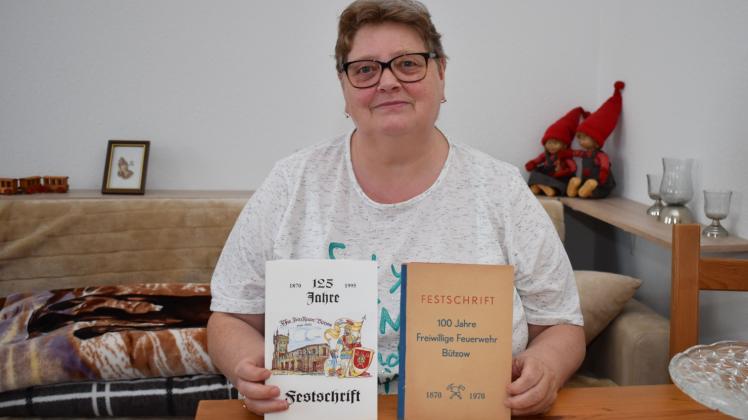 Bereitet die dritte Festschrift seit Bestehen der Freiwilligen Feuerwehr Bützow vor: Marianne Henning 