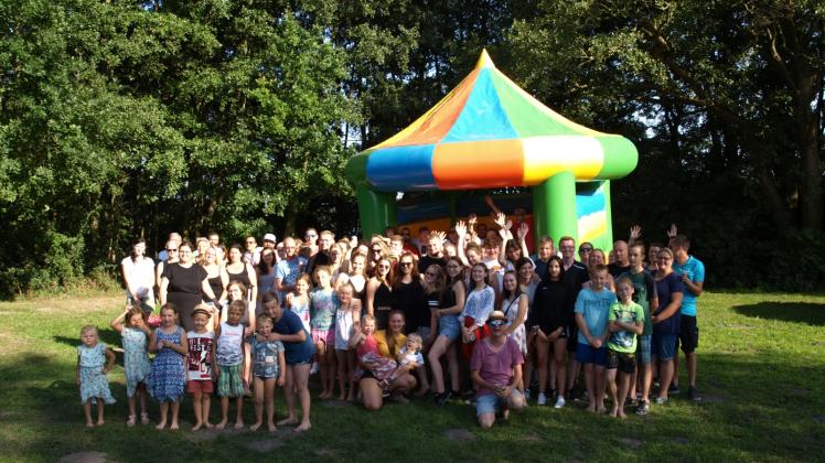 Zum Sommerfest der Lübzer Narren kamen 82 Mitglieder an den Kritzower See. 