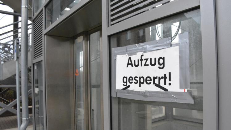 „Aufzug gesperrt“: Dieser Hinweis stand in diesem Jahr schon an mehr als 80 Tagen an den Fahrstühlen.