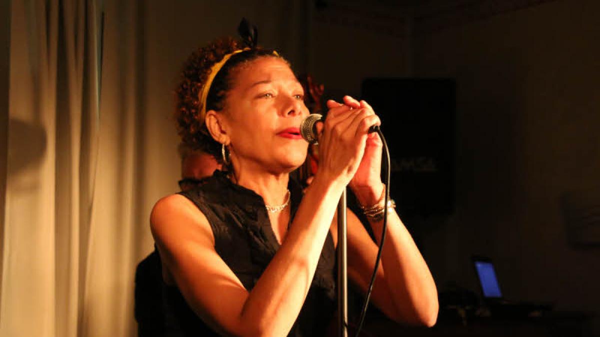 Mit rauchiger Stimme das Kulturhaus gerockt SHZ