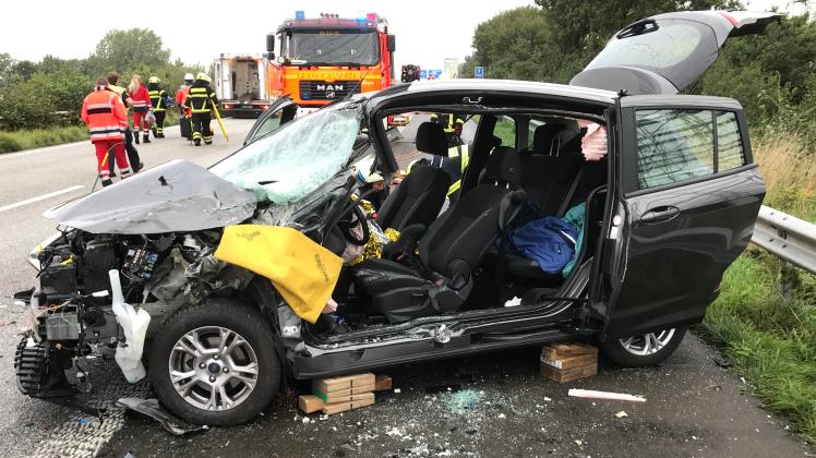 Stau Nach Unfall Mit Fünf Schwer Verletzten Personen Auf Der A7 | SHZ