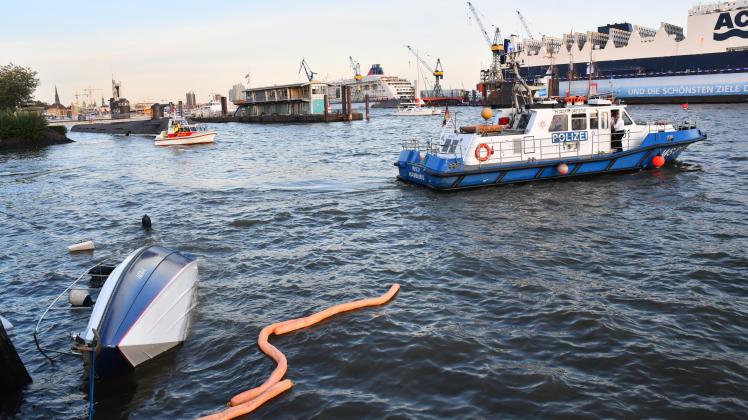 yacht sinkt vor kiel