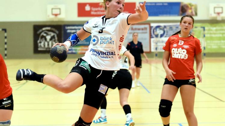Nach fast einem Jahr ohne Handball stand Wendy Künzel, hier einem früheren Spiel, für eine Grün-Weiß-Mannschaft auf der Platte und fügte sich direkt richtig gut ein. Sie steuerte zum Sieg in Berlin sechs Treffer bei. 