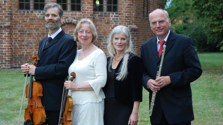 Zu einer musikalischen Reise laden Robert Hartung, Annegret Knoop, Renate Zimmermann und Andreas Knoop ein 