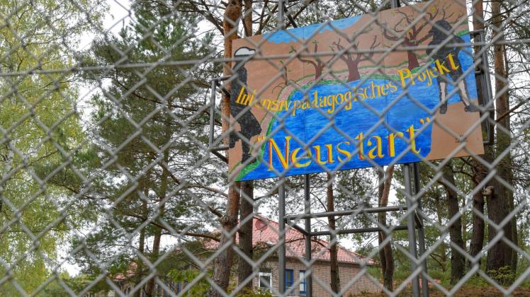 Das Gelände des intensivpädagogischen Projekts „Neustart“ in Jänschwalde. Das Bildungsministerium prüft Vorwürfe gegen Heimerzieher.