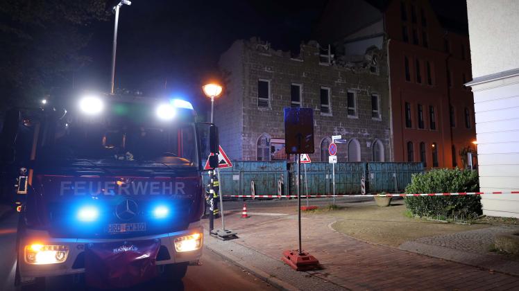 hausteileeinsturz_rostock_1.jpg