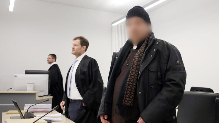 Der angeklagte ehemalige Richter (r.) neben seinem Pflichtverteidiger Holger Kröger 