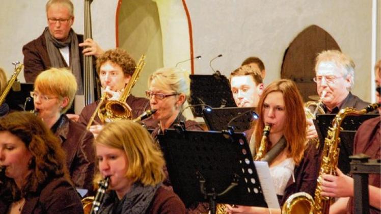 Das Jugendrotkreuzorchester ließ mit seiner Musik   Erinnerungen wach werden. Foto: Flügel